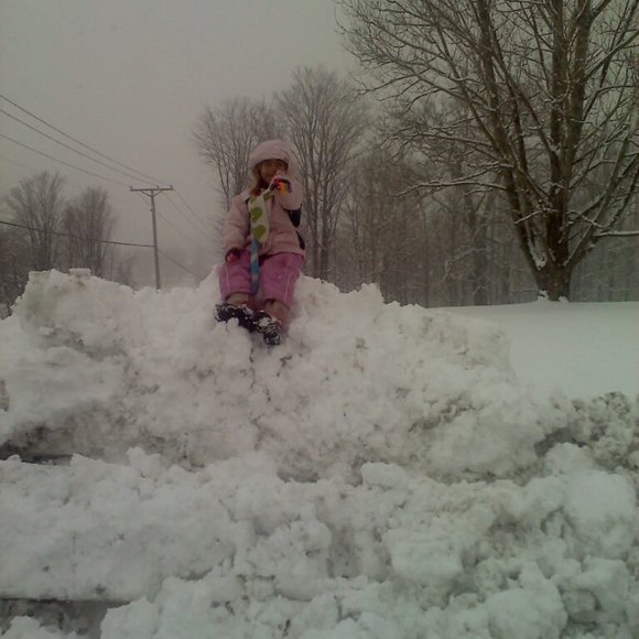 CLOSET CLEAN OUT! BUNDLE 3 OR MORE FOR 50% OFF - Picture 5 of 16